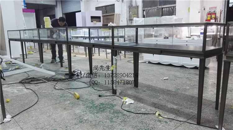 青古銅珠寶展柜.jpg