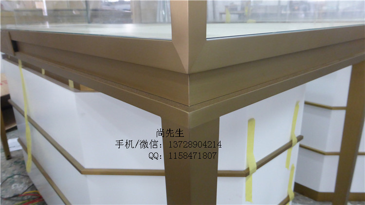 珠寶展示柜細(xì)節(jié).jpg