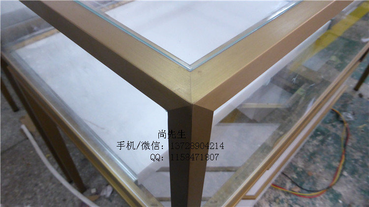 珠寶柜臺細(xì)節(jié)展示.jpg