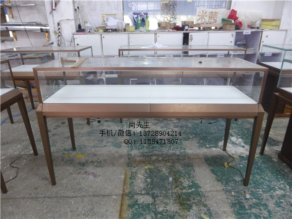 會所不銹鋼珠寶展柜.jpg