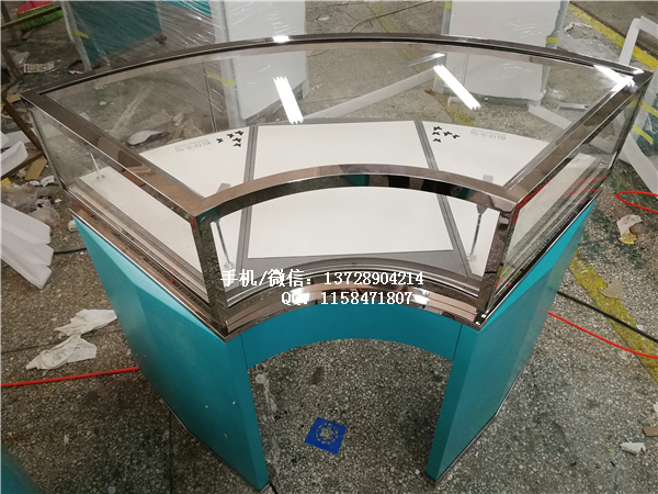 弧形珠寶展示柜臺(tái).jpg