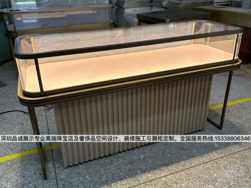 深圳品誠(chéng)展示珠寶鐘表店貴氣展柜定制效果圖4_副本.jpg